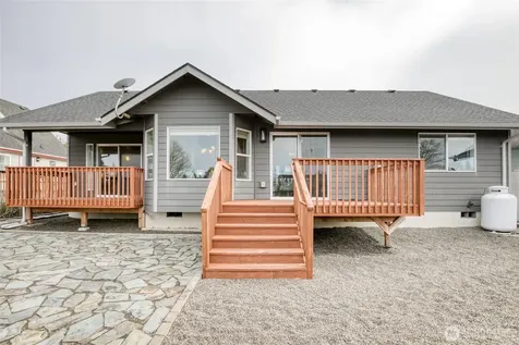 673 Island Circle SE Ocean Shores WA 98569