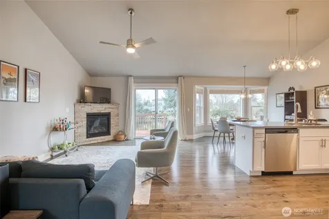 673 Island Circle SE Ocean Shores WA 98569