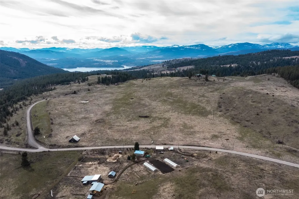 30 Addy Gifford Road Gifford WA 99131