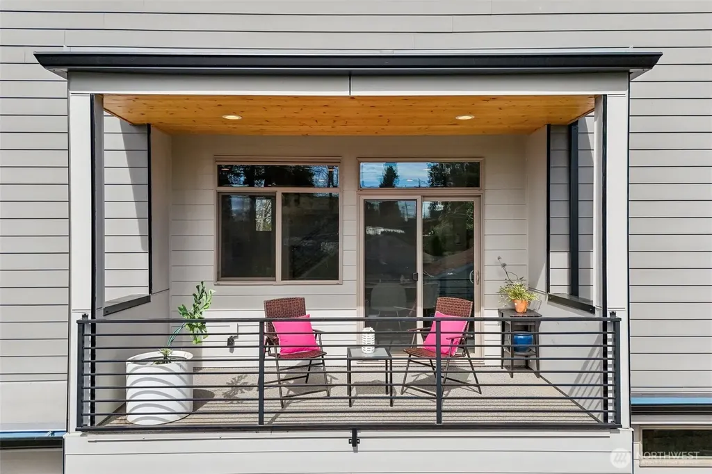 8410 17th Avenue SW Seattle WA 98106