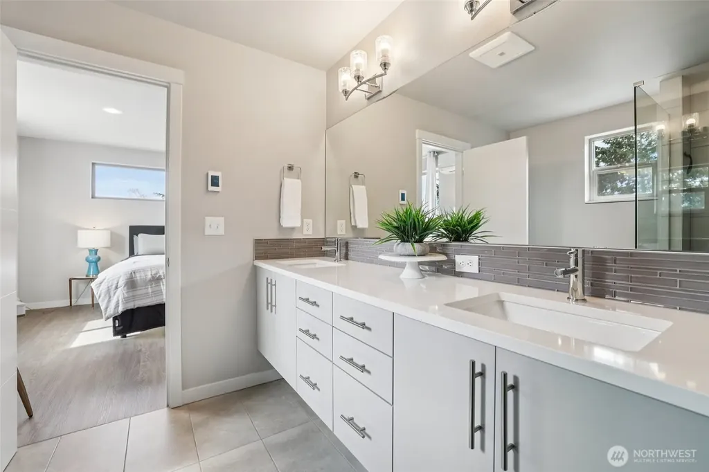 8410 17th Avenue SW Seattle WA 98106