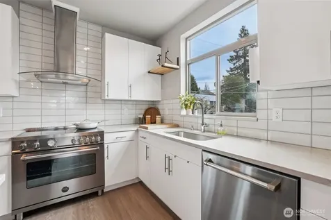 8410 17th Avenue SW Seattle WA 98106