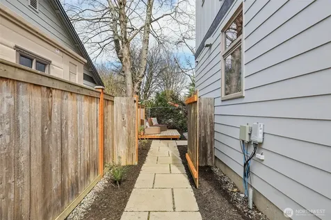 8410 17th Avenue SW Seattle WA 98106