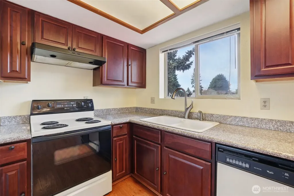 11208 234th Place Kent WA 98031