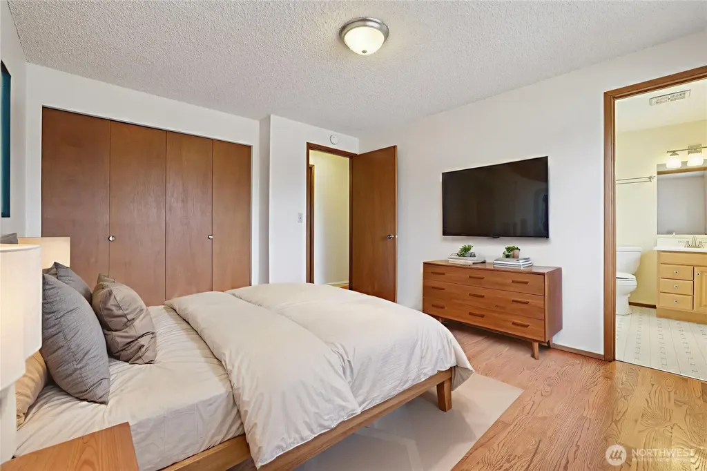 11208 234th Place Kent WA 98031