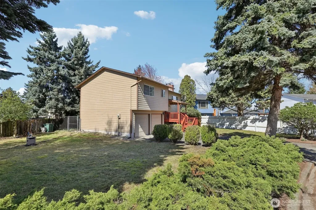 11208 234th Place Kent WA 98031