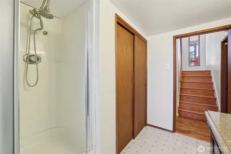 11208 234th Place Kent WA 98031