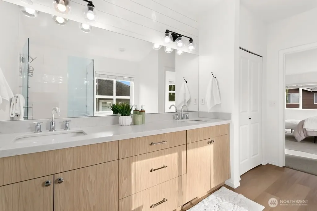 24023 SE 10th Street Sammamish WA 98075