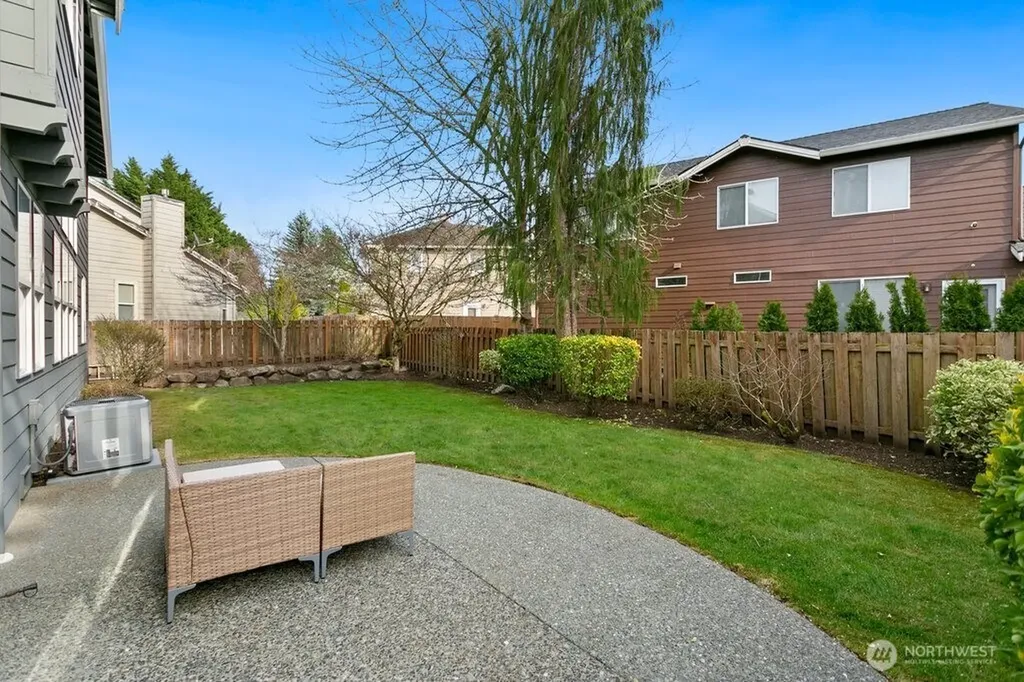 24023 SE 10th Street Sammamish WA 98075