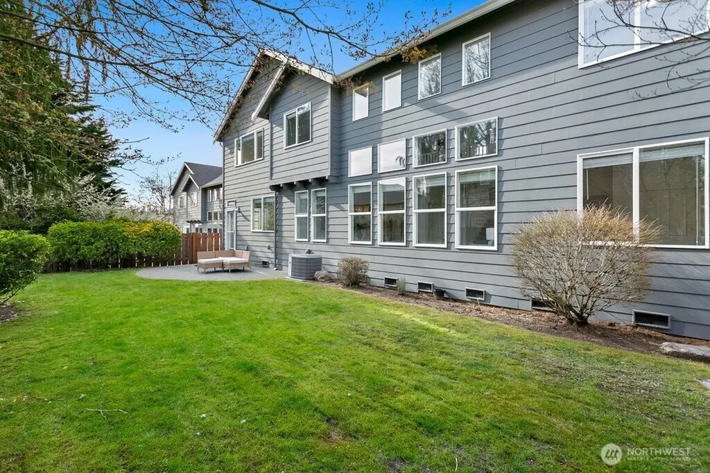24023 SE 10th Street Sammamish WA 98075