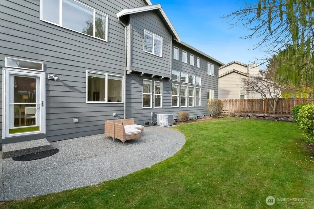 24023 SE 10th Street Sammamish WA 98075
