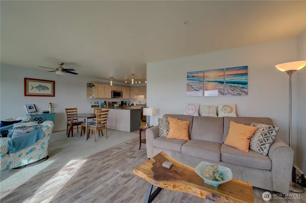 501 Shoreview Dr S Long Beach WA 98631