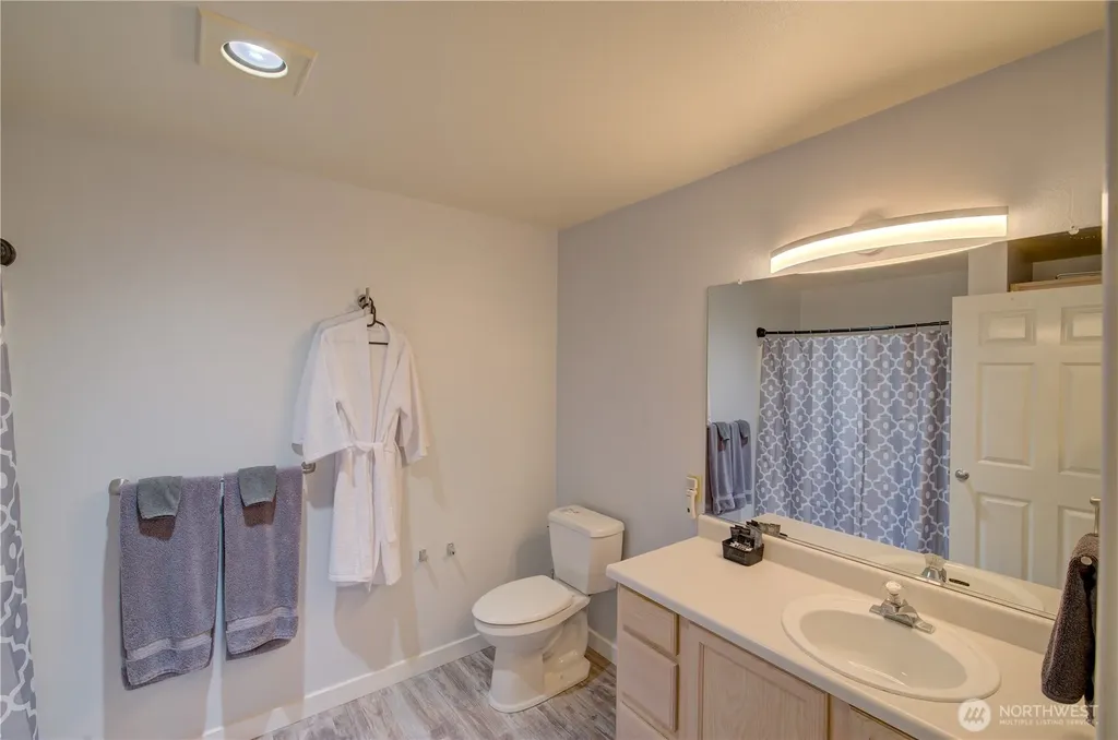 501 Shoreview Dr S Long Beach WA 98631
