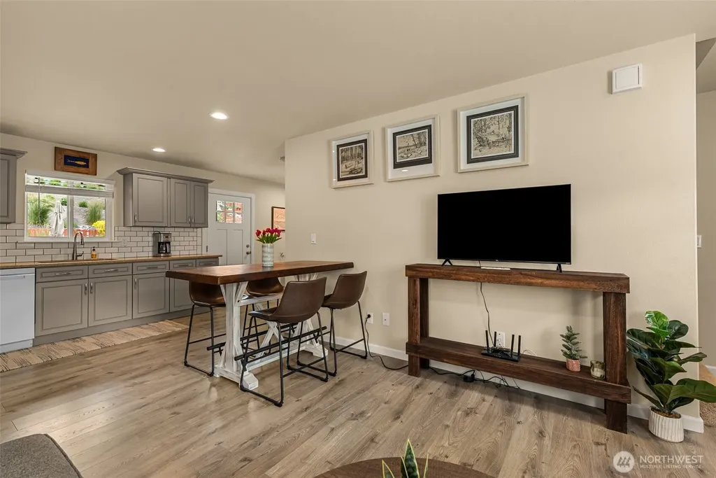 617 E Wapato Avenue Chelan WA 98816