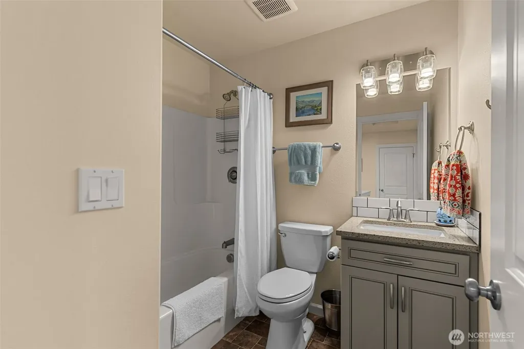 617 E Wapato Avenue Chelan WA 98816