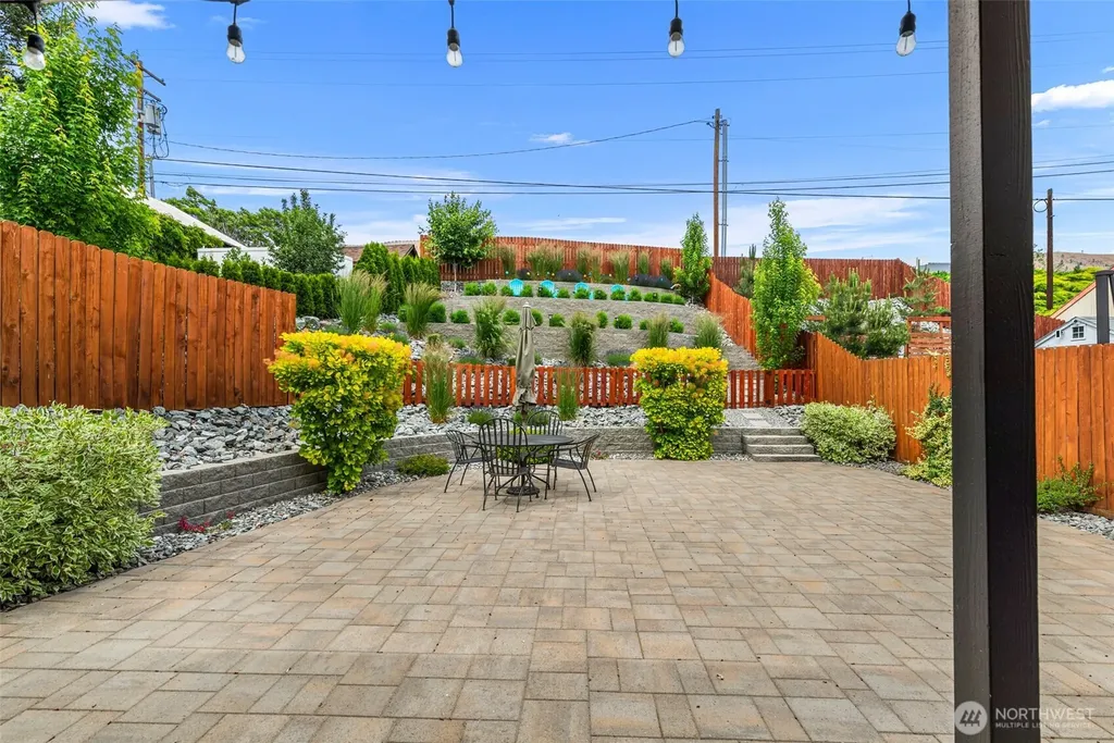 617 E Wapato Avenue Chelan WA 98816