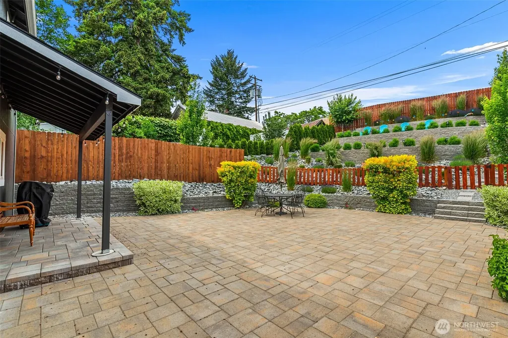 617 E Wapato Avenue Chelan WA 98816