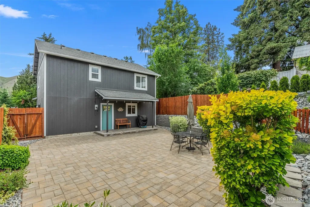 617 E Wapato Avenue Chelan WA 98816