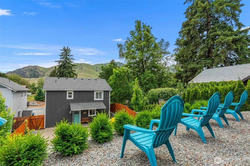 617 E Wapato Avenue Chelan WA 98816