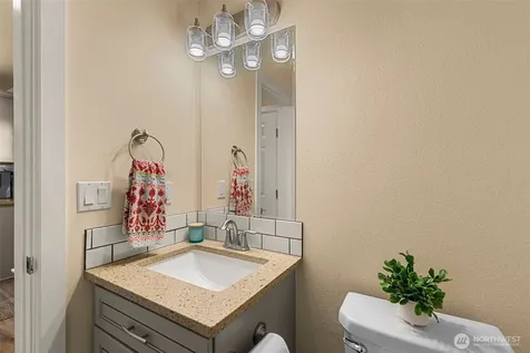 617 E Wapato Avenue Chelan WA 98816