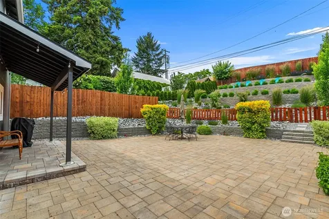 617 E Wapato Avenue Chelan WA 98816