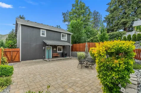 617 E Wapato Avenue Chelan WA 98816