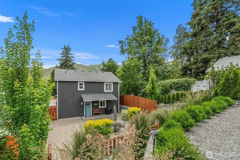 617 E Wapato Avenue Chelan WA 98816