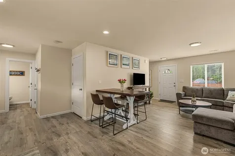617 E Wapato Avenue Chelan WA 98816