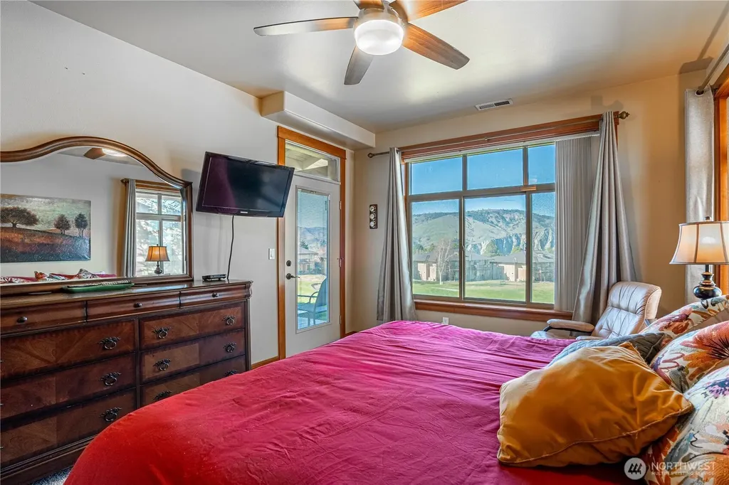 123 Red Hawk Drive Orondo WA 98843