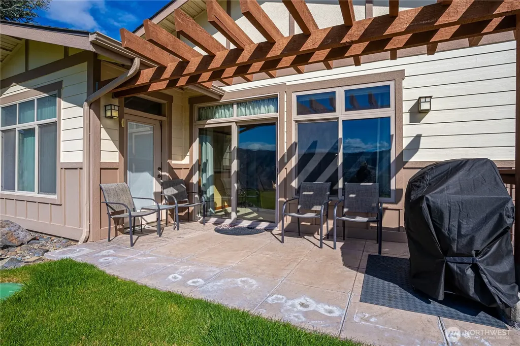 123 Red Hawk Drive Orondo WA 98843