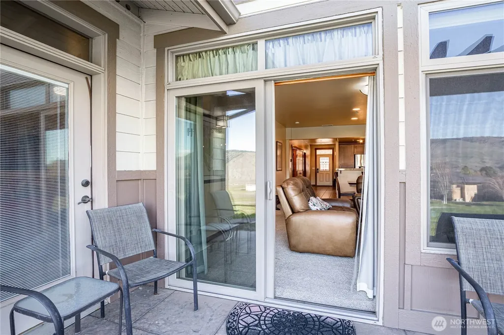 123 Red Hawk Drive Orondo WA 98843