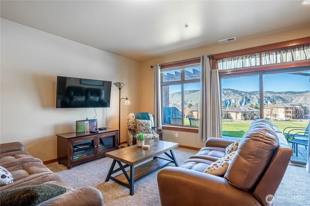 123 Red Hawk Drive Orondo WA 98843