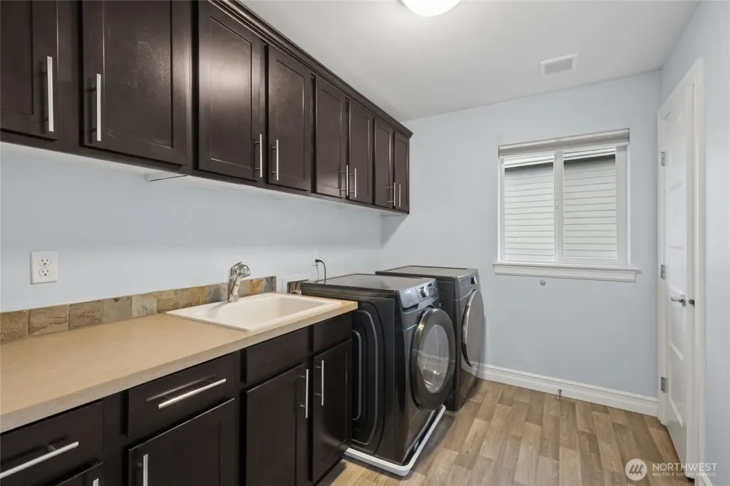 8023 173rd Avenue E Sumner WA 98390
