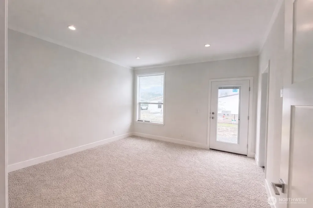 2101 Glacier Street Enumclaw WA 98022