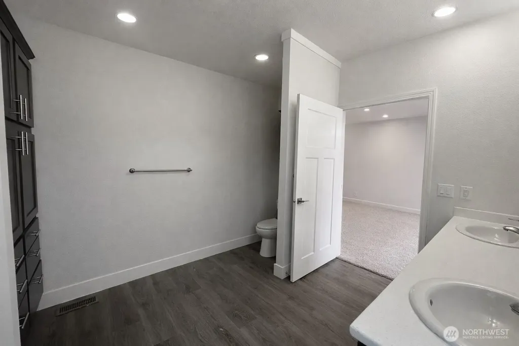 2101 Glacier Street Enumclaw WA 98022