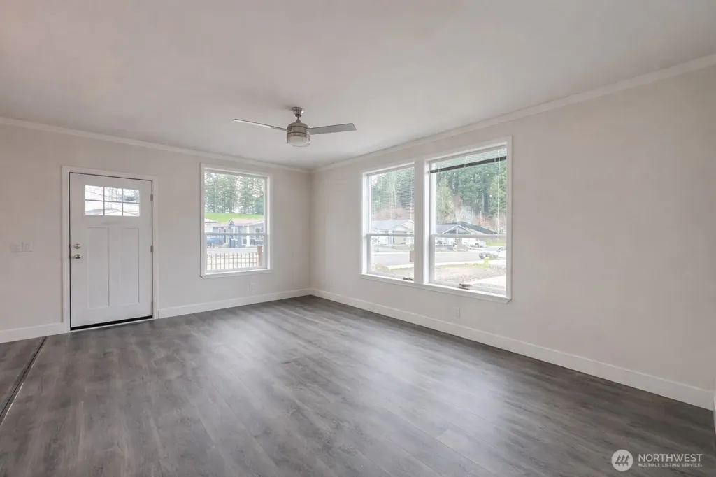 2101 Glacier Street Enumclaw WA 98022