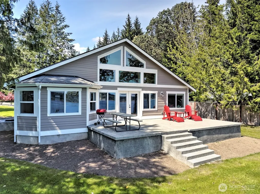 187 E Vineyard Crest Road Grapeview WA 98546