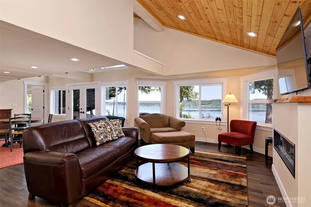187 E Vineyard Crest Road Grapeview WA 98546