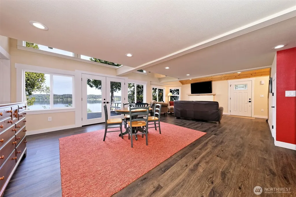 187 E Vineyard Crest Road Grapeview WA 98546