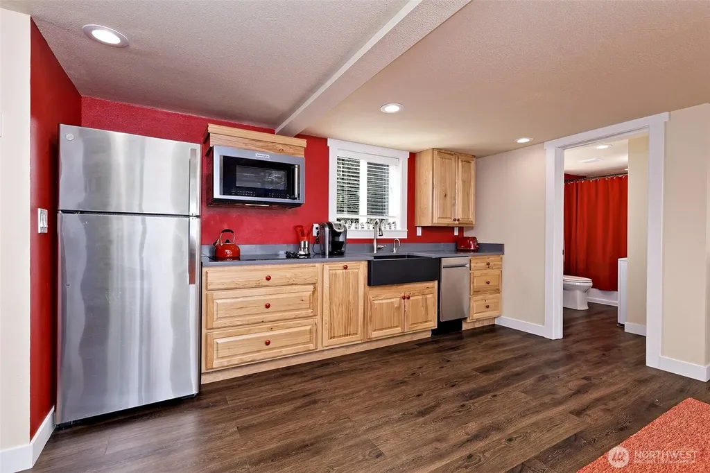 187 E Vineyard Crest Road Grapeview WA 98546