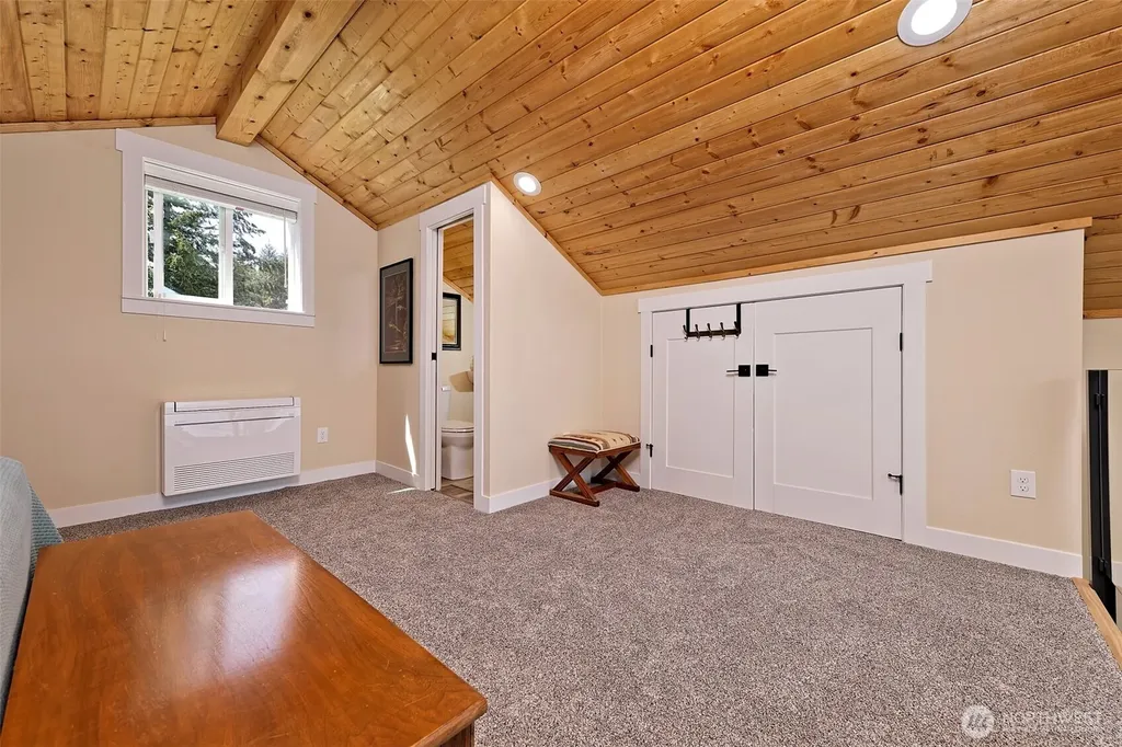 187 E Vineyard Crest Road Grapeview WA 98546