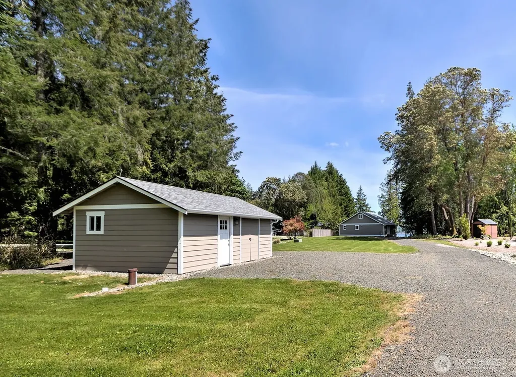 187 E Vineyard Crest Road Grapeview WA 98546