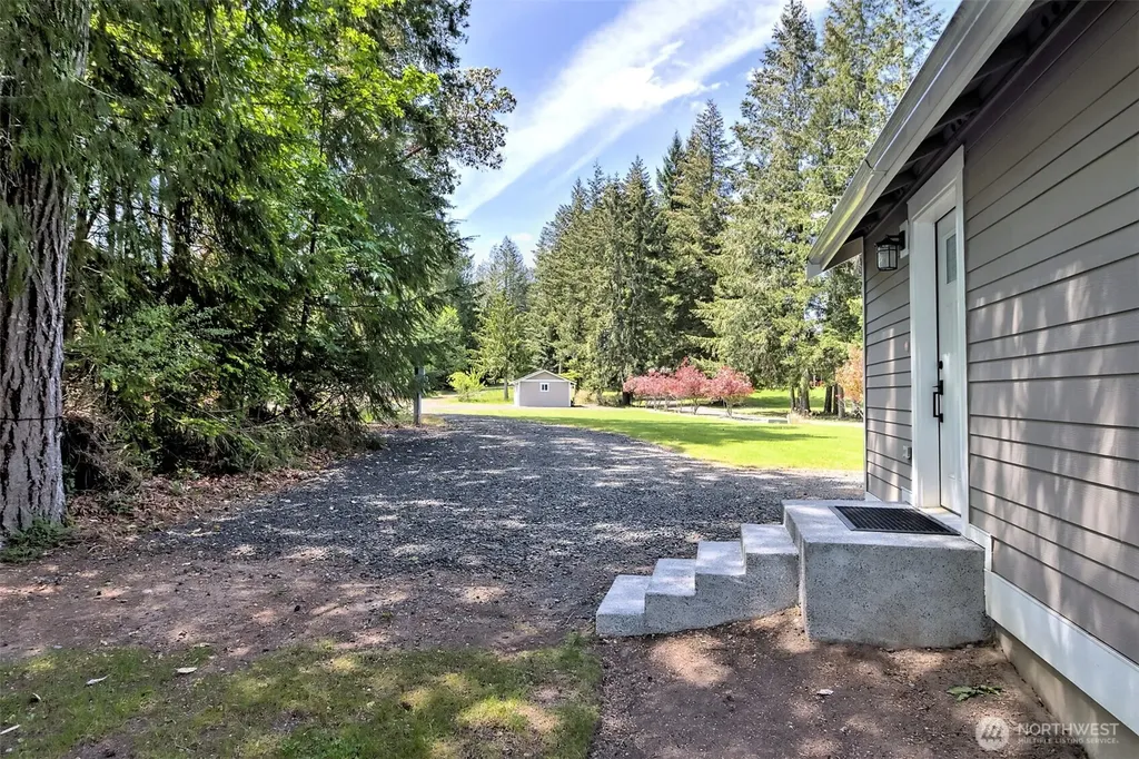187 E Vineyard Crest Road Grapeview WA 98546