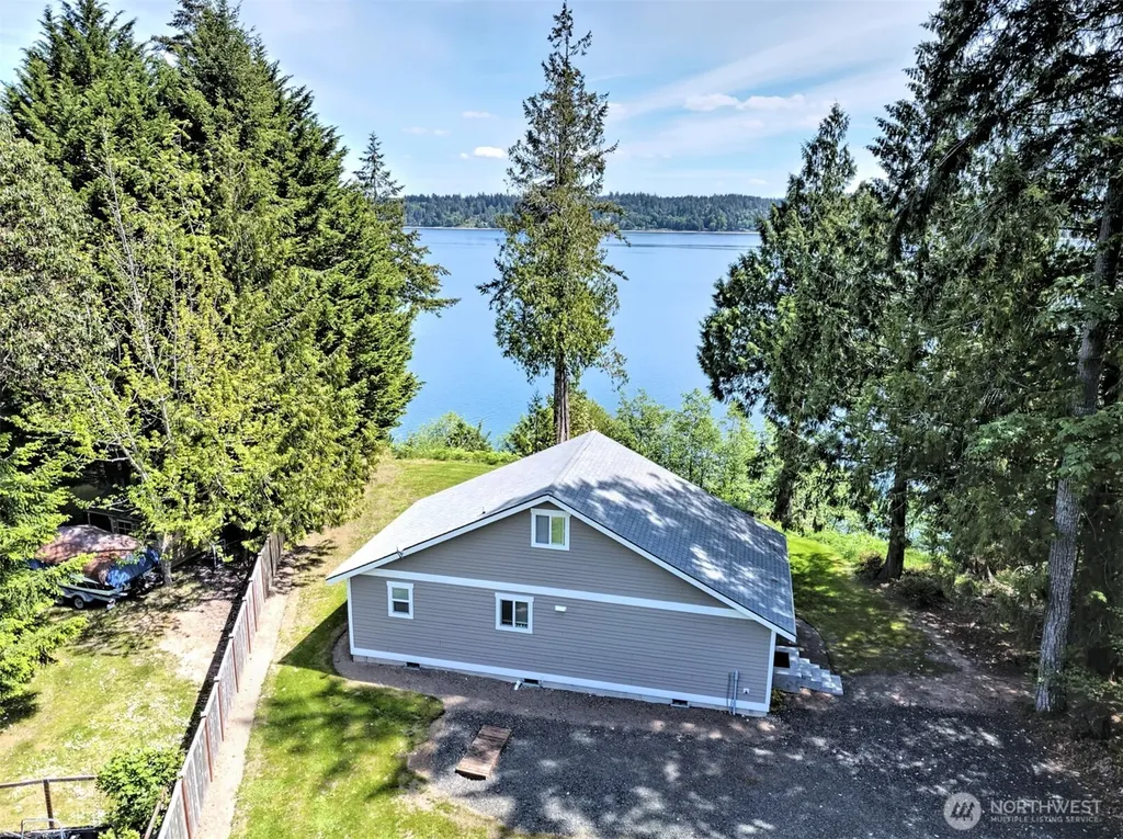 187 E Vineyard Crest Road Grapeview WA 98546