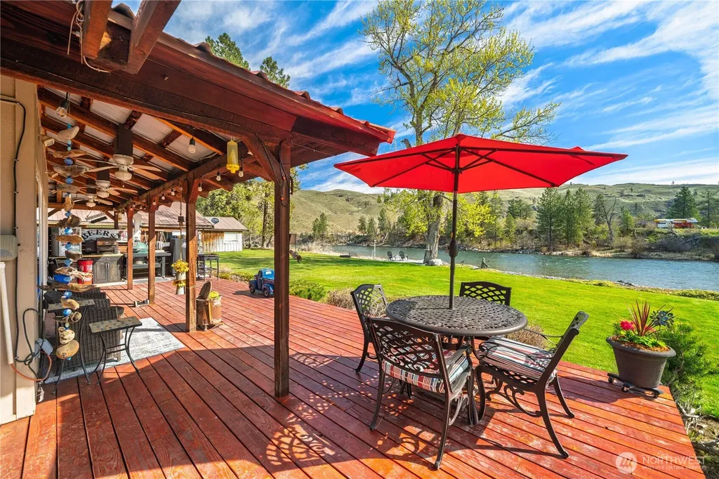 6 Kelli Lane Carlton WA 98814