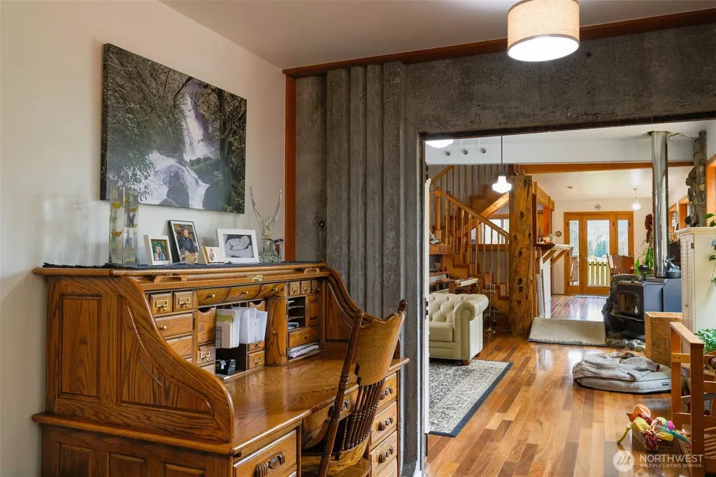 27 Olson Road Quinault WA 98575