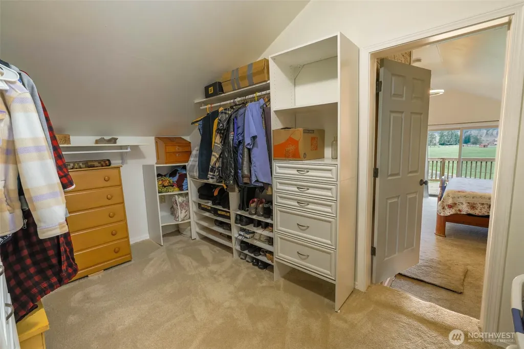 27 Olson Road Quinault WA 98575
