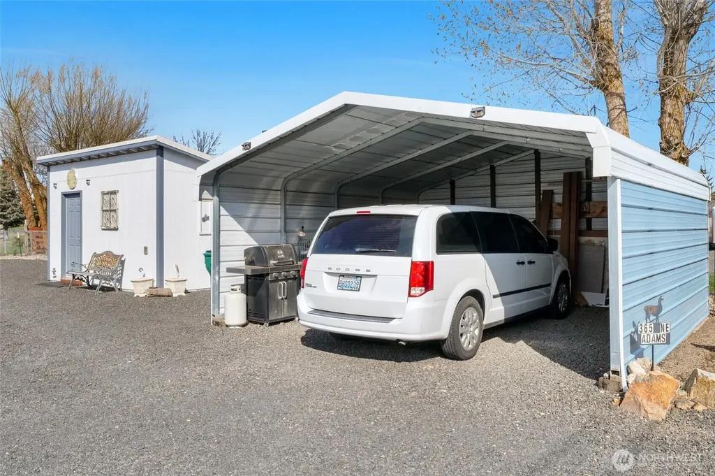 365 NE Adams Road Creston WA 99117