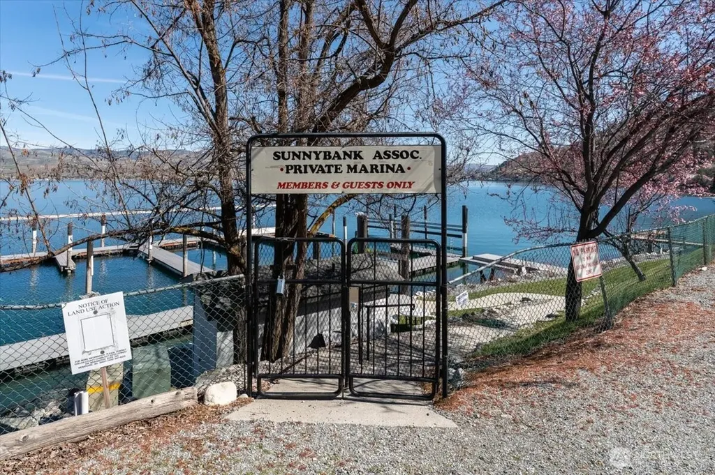 4056 Lakeveiw Place Chelan WA 98816