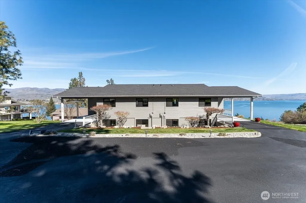 4056 Lakeveiw Place Chelan WA 98816